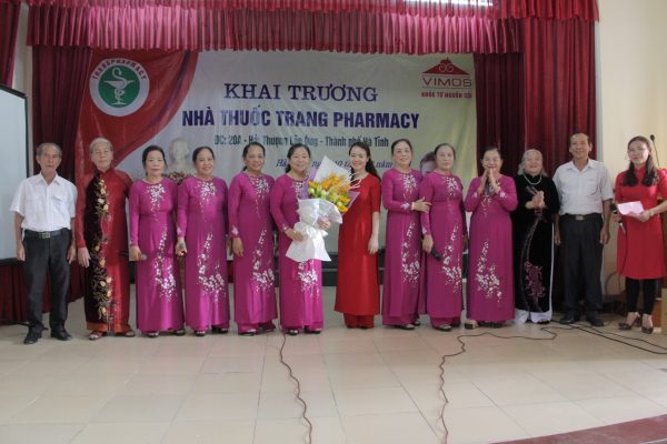 Tiết mục văn nghệ Hội NCT phường Bắc Hà chào mừng ngày khai trương nhà thuốc Trang Pharmacy