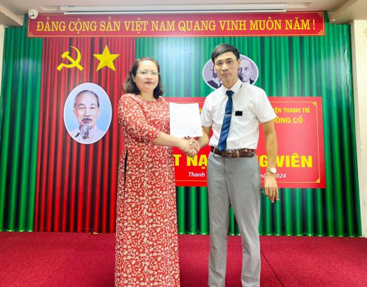 Chi bộ Công ty Cổ phần Việt Mông Cổ tổ chức Lễ kết nạp Đảng viên mới