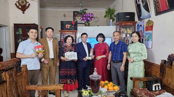 Hành trình du xuân chúc tết đầu năm của Ban Lãnh Đạo Dược phẩm Vimos